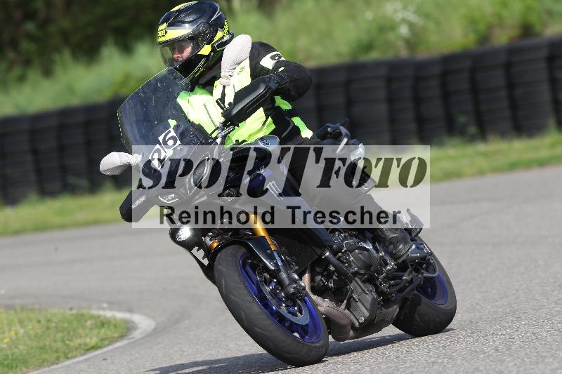 /Archiv-2025/10 23.04.2025 Cornu Master School ADR/gruen-vert/26